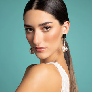 Long earrings with onyx and oversize pearl - Anton Heunis