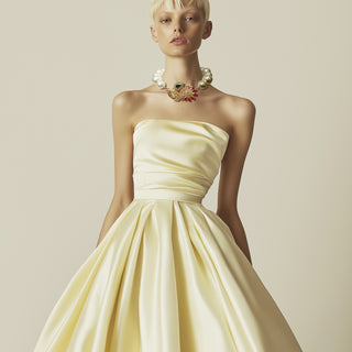 Big pearl statement necklace with floral detail - Anton Heunis