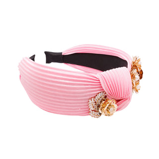 Pink tiara with golden details
